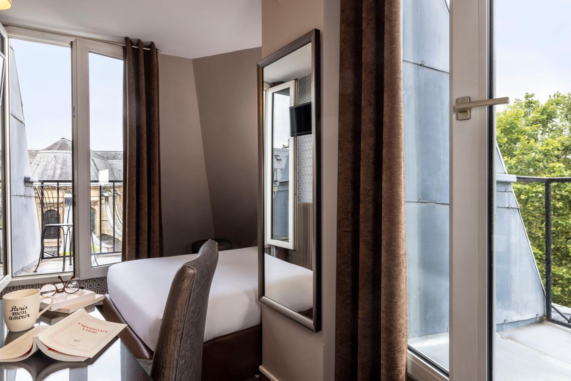 Single Room Balcony